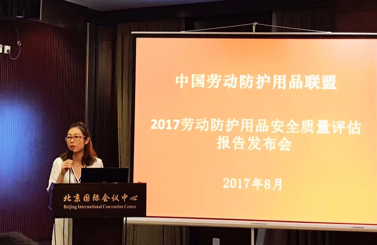 荊州思創(chuàng  )：ST-S100X-2橡膠球面防毒面具獲AAAAA級產(chǎn)品稱(chēng)號
